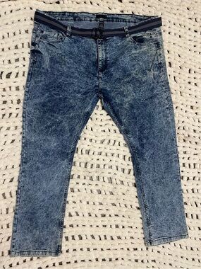 Steve’s jeans Men's Acid Wash Blue Jeans with Belt size 46 x 32 comfort leg